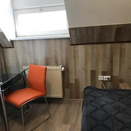 Jasmine's Vendeghaz Guest house Gyor